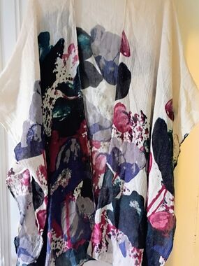 Cream Floral Open-Front Tunic Kimono with Pink and Purple Accents Lightweight